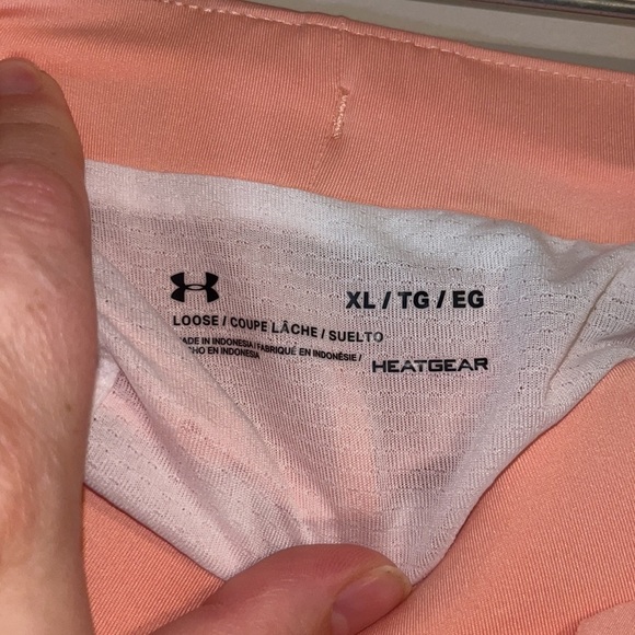 Under Amour Loose Heatgear Shorts - Picture 3 of 6